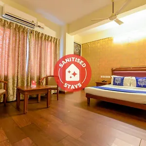 Hotel Oyo 4802 Cochin Residency